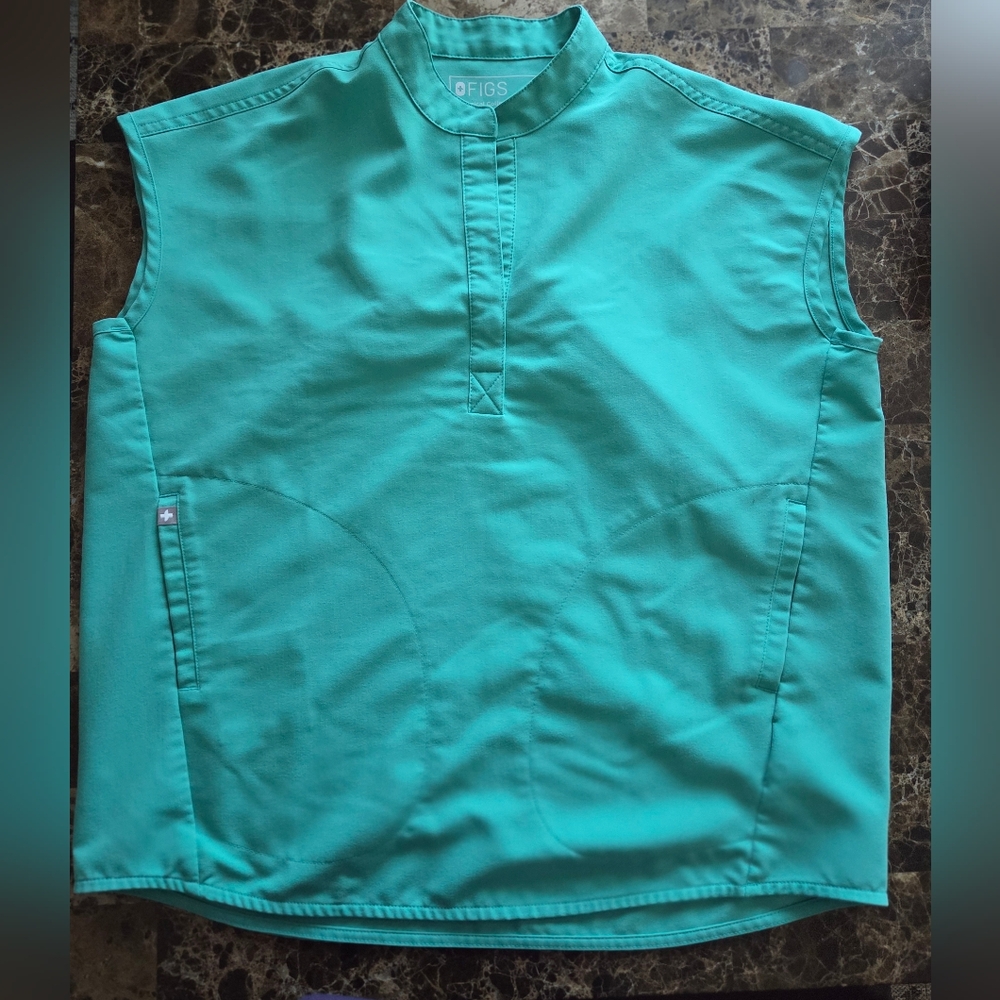 Figs RAFAELA Scrub Top Surgical GREEN XXS